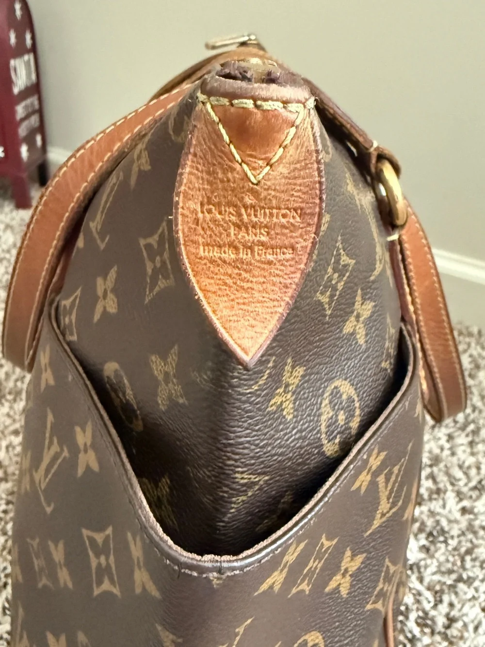Authentic Louis Vuitton Totally MM in Monogram Canvas